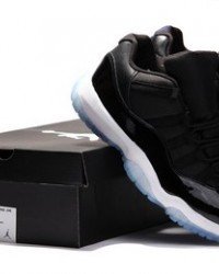 Air Jordan Retro 11 (XI) Low Black/White