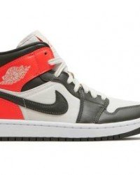 Wmns Air Jordan 1 Mid SE Newsprint